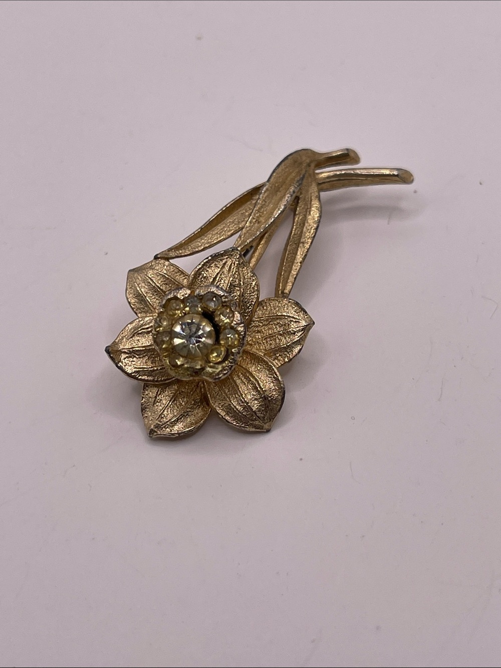 07.04.26-19 Vintage BSK Goldtone Daffodil Brooch